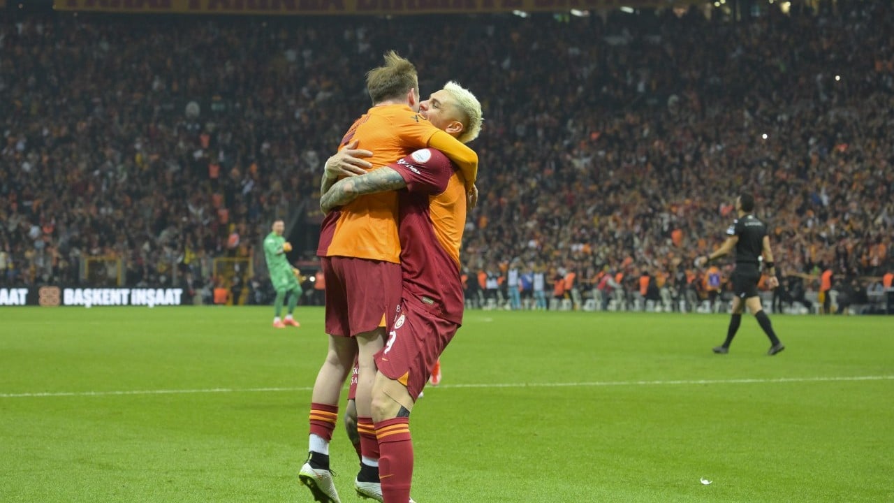 Foto - Galatasaray'da yıldız isim yolcu! Yakın çevresine 'Galatasaray'da son 2 ayım' demiş
