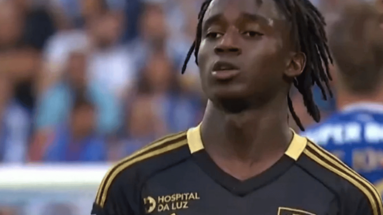 Galatasaray'dan flaş karar! Resmen harekete geçtiler ve söküp aldılar!