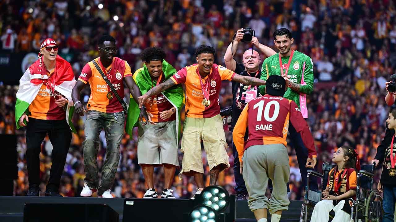 Foto - Galatasaray'dan RAMS Park'ta görkemli şampiyonluk kutlaması