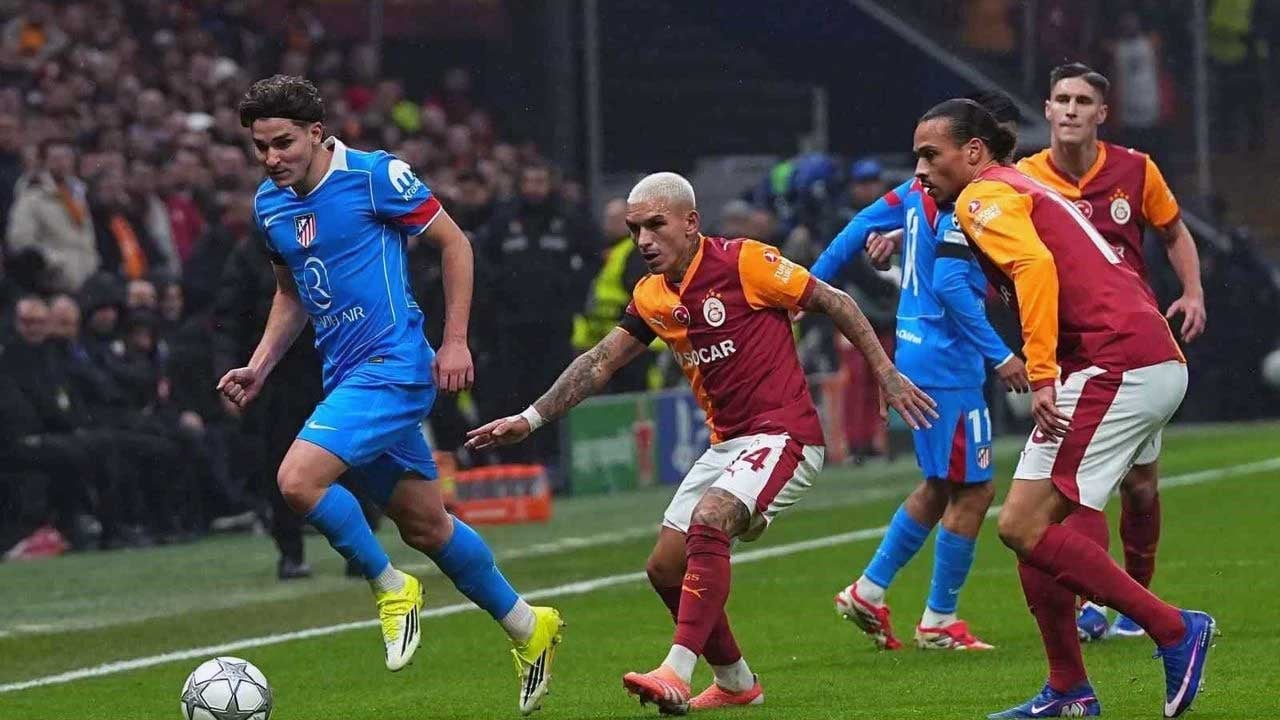 Foto - Galatasaray'ın yıldız futbolcusu Torreira'ya yumruklu saldırı
