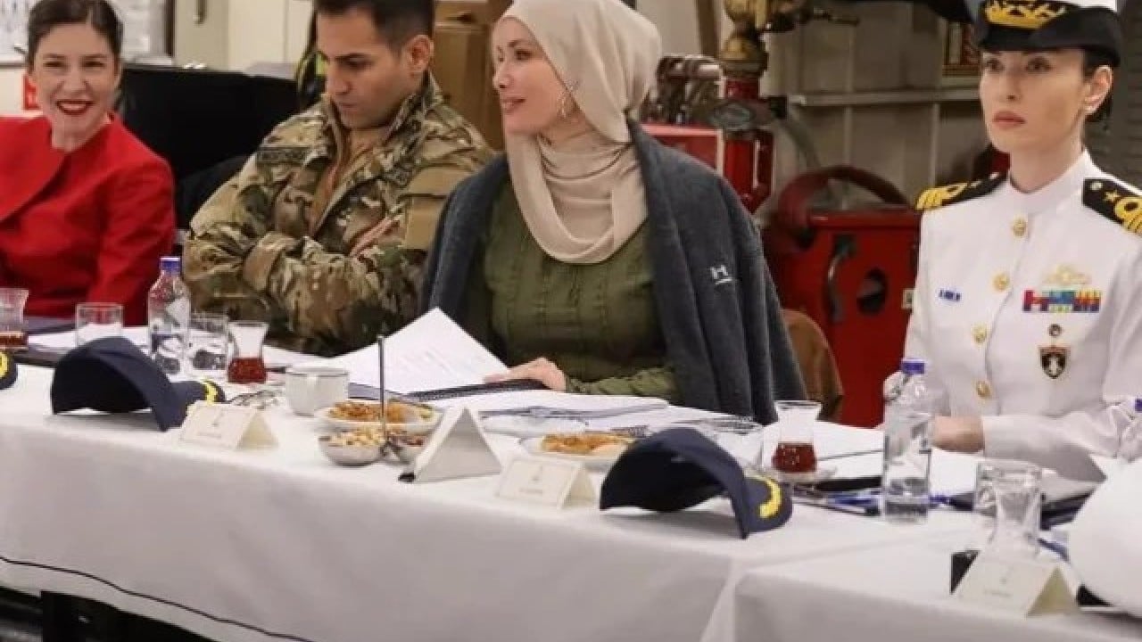 Foto - Gamze Özçelik geri döndü! Ses getirecek diziyle el sıkıştı