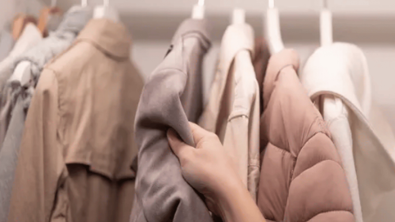 Gardroptan yayılan küf kokusuna son! Bu yöntemi mutlaka uygulayın ve...