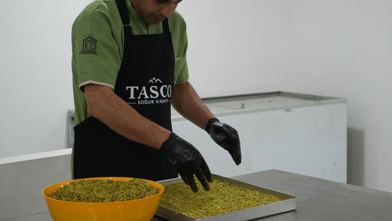 Foto - Gaziantep'te herkes bu lezzeti konuşuyor! Soğuk baklavanın tahtını sallayacak