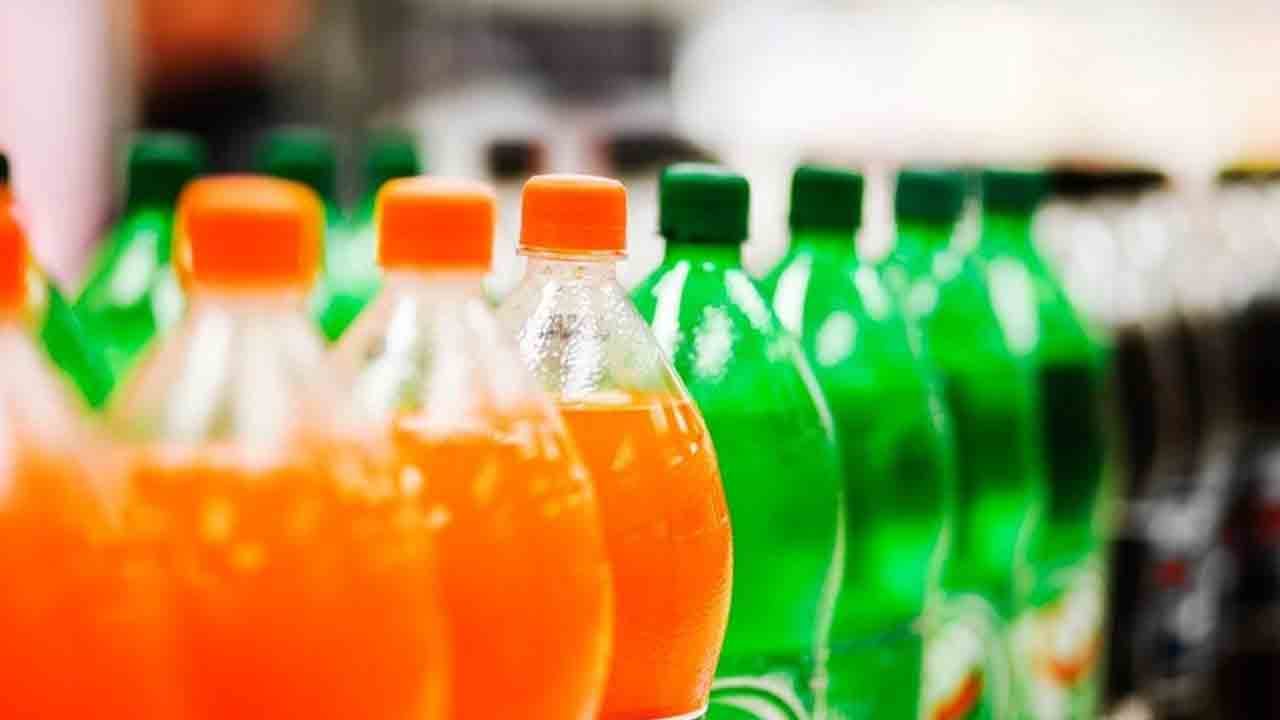 Foto - Gazlı içecekler ömürden çalıyor: Bir kutusu 12 dakikanızı götürüyor