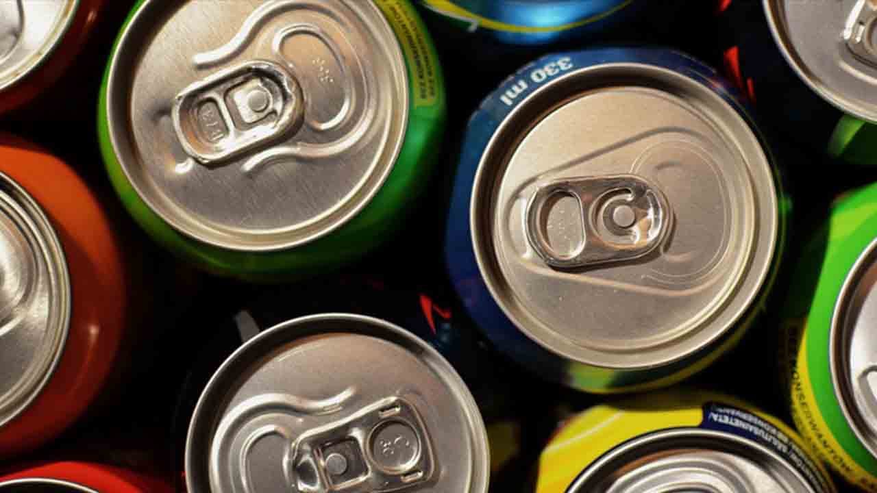 Foto - Gazlı içecekler ömürden çalıyor: Bir kutusu 12 dakikanızı götürüyor