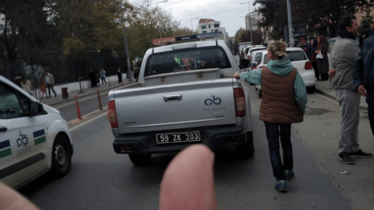 Foto - Gazze için düzenlenen etkinliği haber yapan gazeteciye CHP’li Çorlu Belediyesi personeli saldırdı