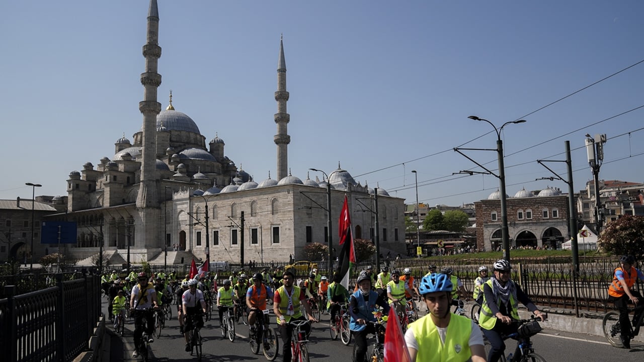 Foto - Gazze için yüzlerce kişi pedal çevirdi! Yeşilay ve Filistin'e Destek Platformundan 'SUMUD FİLOSU’na destek