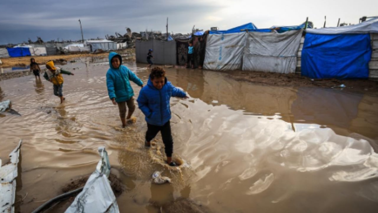 Foto - Gazze'de çadırları yine su bastı! Dünya bu feryatlara sağır mı?