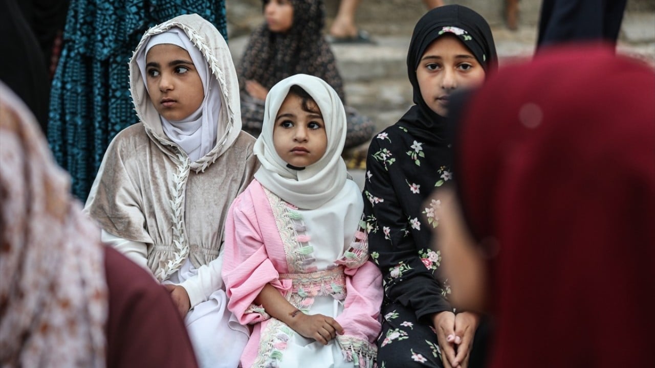 Foto - Gazze'de hüzünlü bayram! Bayram namazı yıkılan camilerin enkazında ve çadır kamplarında kılındı