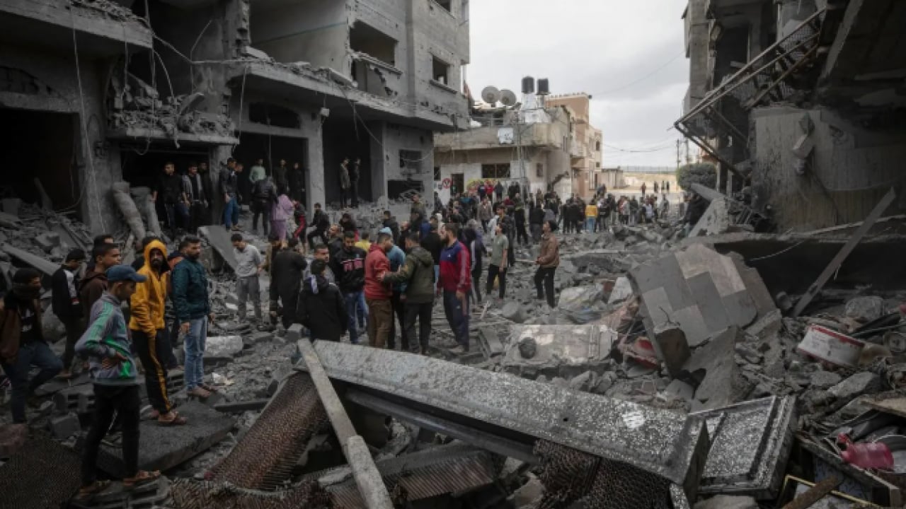 Foto - Gazze’de karanlığın içinde kalan hayatlar: Görme engelli çift ve çocuklarının ‘çadır’ savaşı