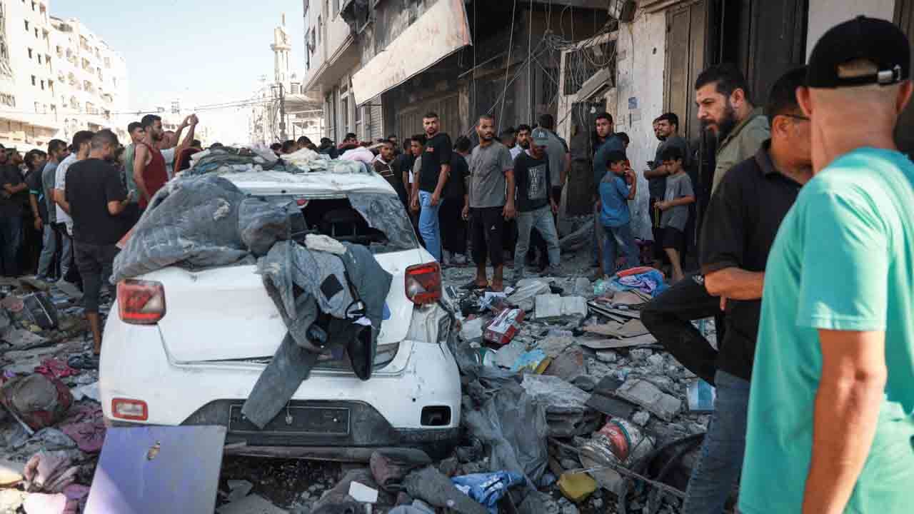 Foto - Gazze'de sivil katliamı sürüyor: Katil İsrail’in hava saldırısında biri çocuk 5 can kaybı!