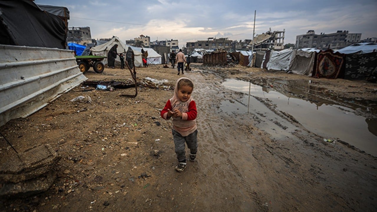 Foto - Gazze’de su altında kalan çadırlarda bebekler tek tek ölüyor Soykırım devam ediyor