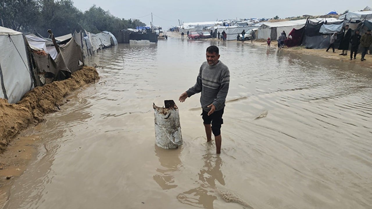 Foto - Gazze’de su altında kalan çadırlarda bebekler tek tek ölüyor Soykırım devam ediyor