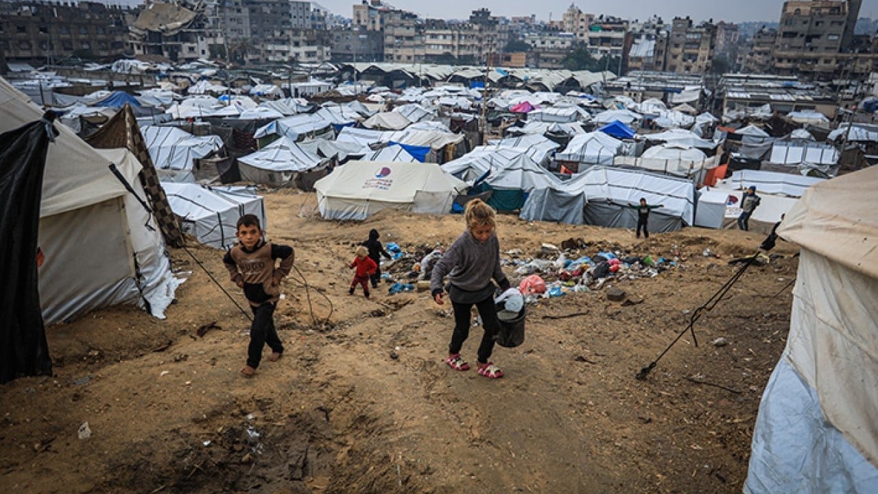 Foto - Gazze’de su altında kalan çadırlarda bebekler tek tek ölüyor Soykırım devam ediyor
