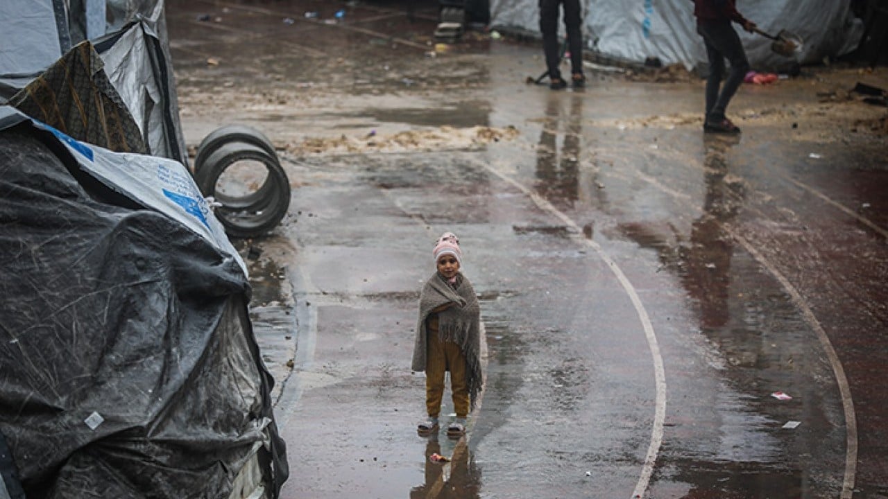 Foto - Gazze’de su altında kalan çadırlarda bebekler tek tek ölüyor Soykırım devam ediyor