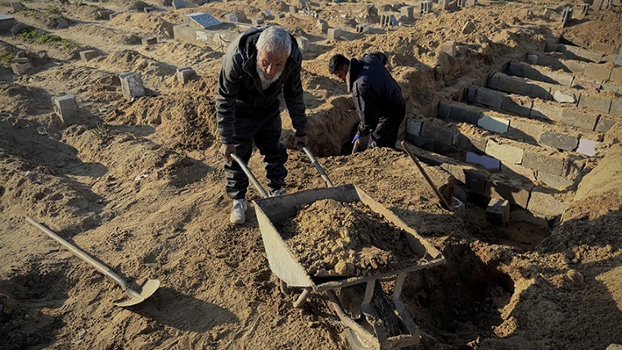Foto - Gazzeli yaşlı mezarcı, 2 yılda 18 bin Filistinliyi toprağa verdi 'Gazze' toprağa gömüldü