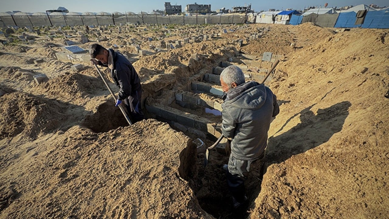 Foto - Gazzeli yaşlı mezarcı, 2 yılda 18 bin Filistinliyi toprağa verdi 'Gazze' toprağa gömüldü