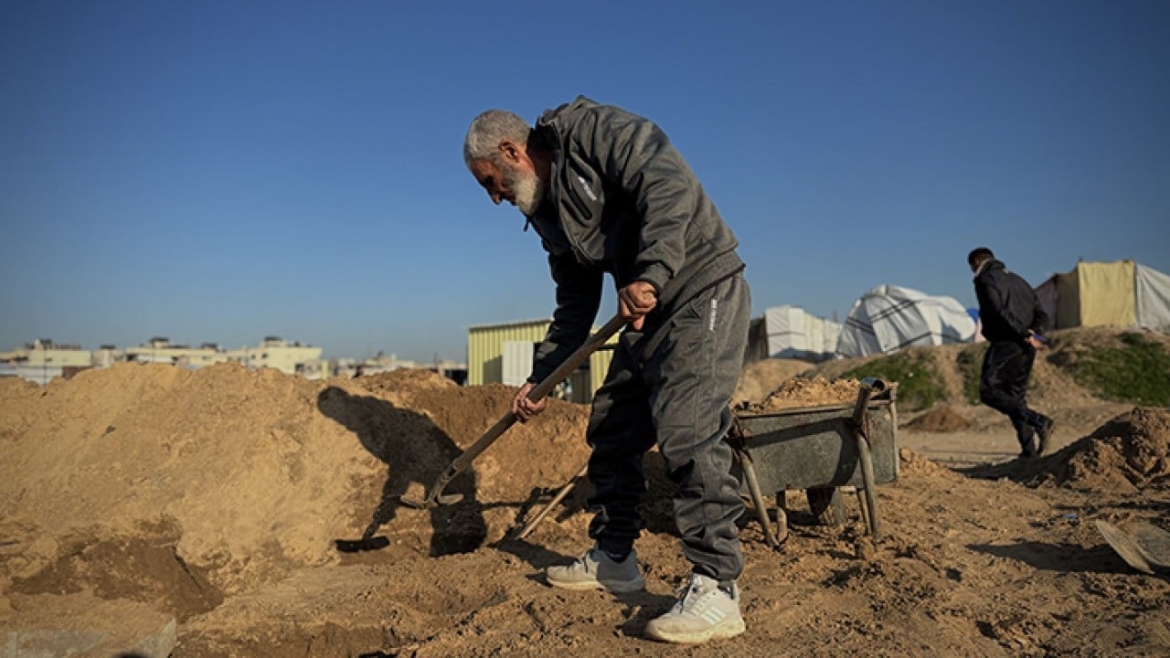 Foto - Gazzeli yaşlı mezarcı, 2 yılda 18 bin Filistinliyi toprağa verdi 'Gazze' toprağa gömüldü