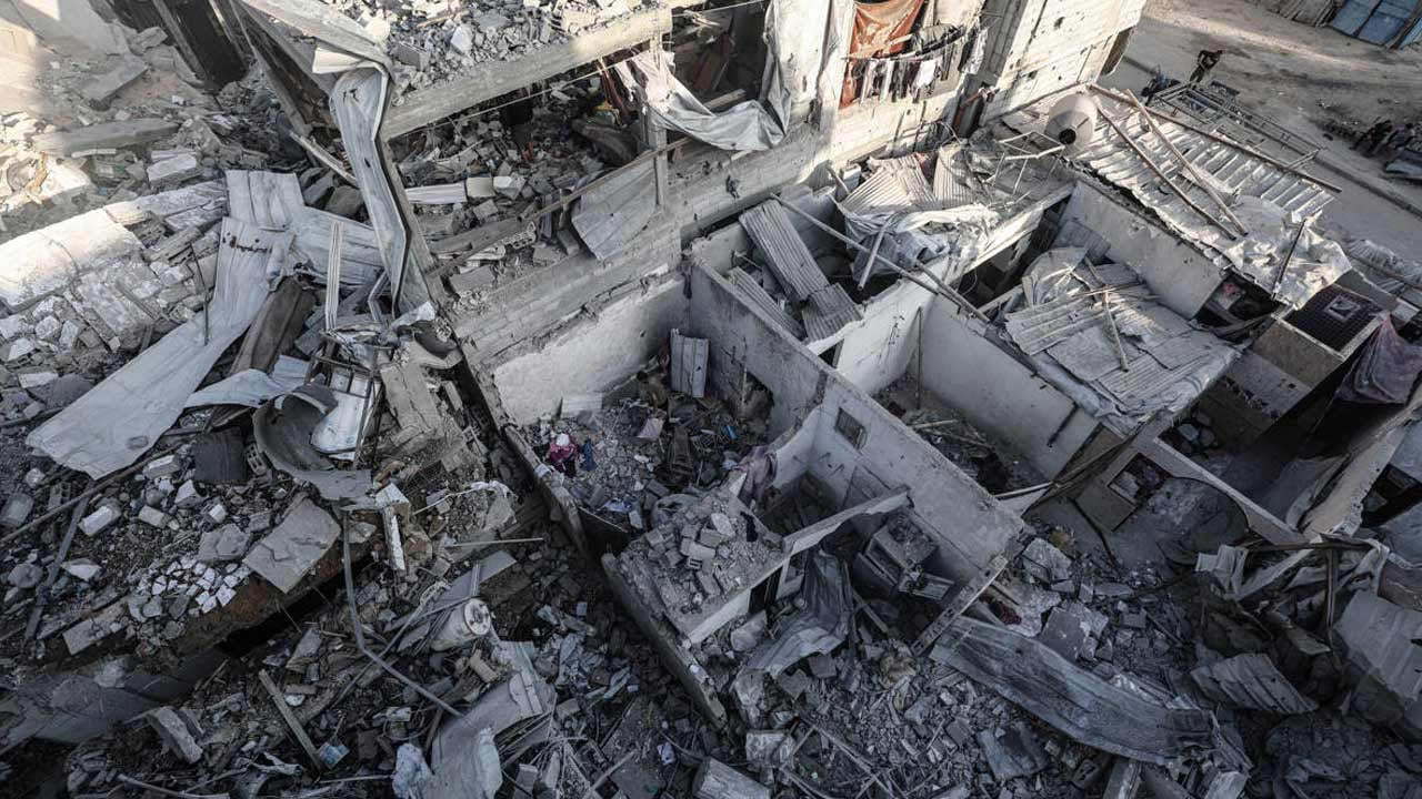 Foto - Gazze'yi bu kez fırtına yıktı... 22 bina çöktü, çok sayıda ölü var