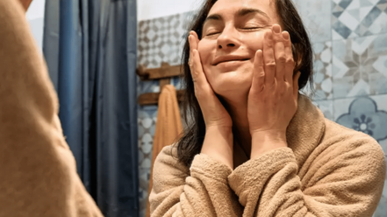 Foto - Gece uykusunun ardından... Sabahları şiş uyanmaya son: 2 dakikalık masaj tekniği