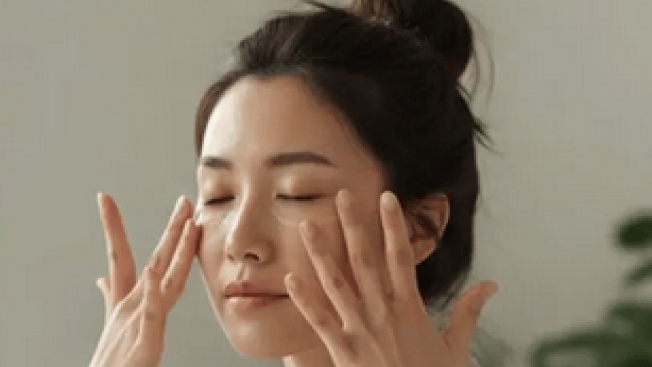 Foto - Gece uykusunun ardından... Sabahları şiş uyanmaya son: 2 dakikalık masaj tekniği