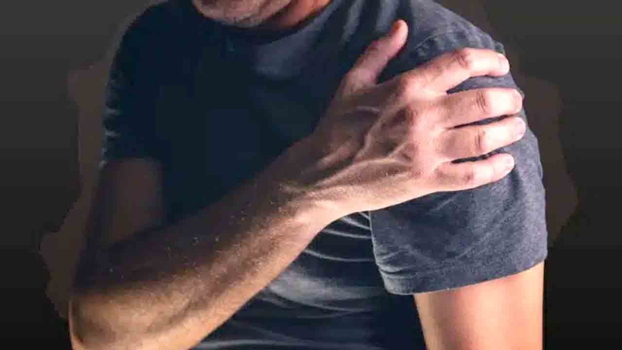 Foto - Geceleri başlayan omuz ağrısına dikkat: Donuk omuz sessizce hayatı kilitliyor