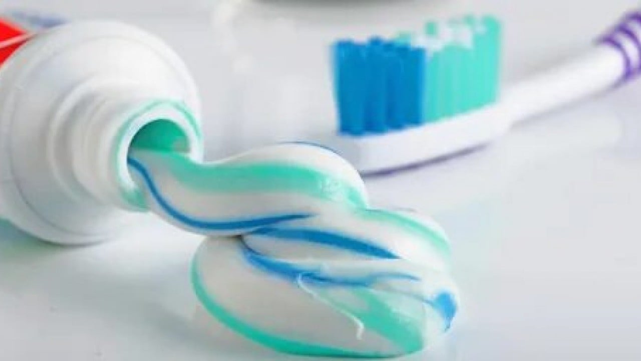 Foto - Geceleri tırnaklara diş macunu sürenler artıyor! Gerçekten işe yarıyor mu?