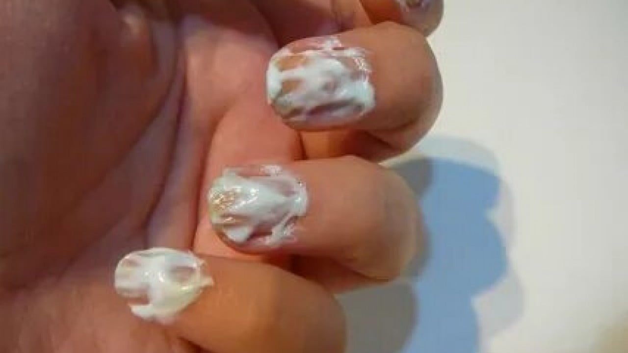 Foto - Geceleri tırnaklara diş macunu sürenler artıyor! Gerçekten işe yarıyor mu?