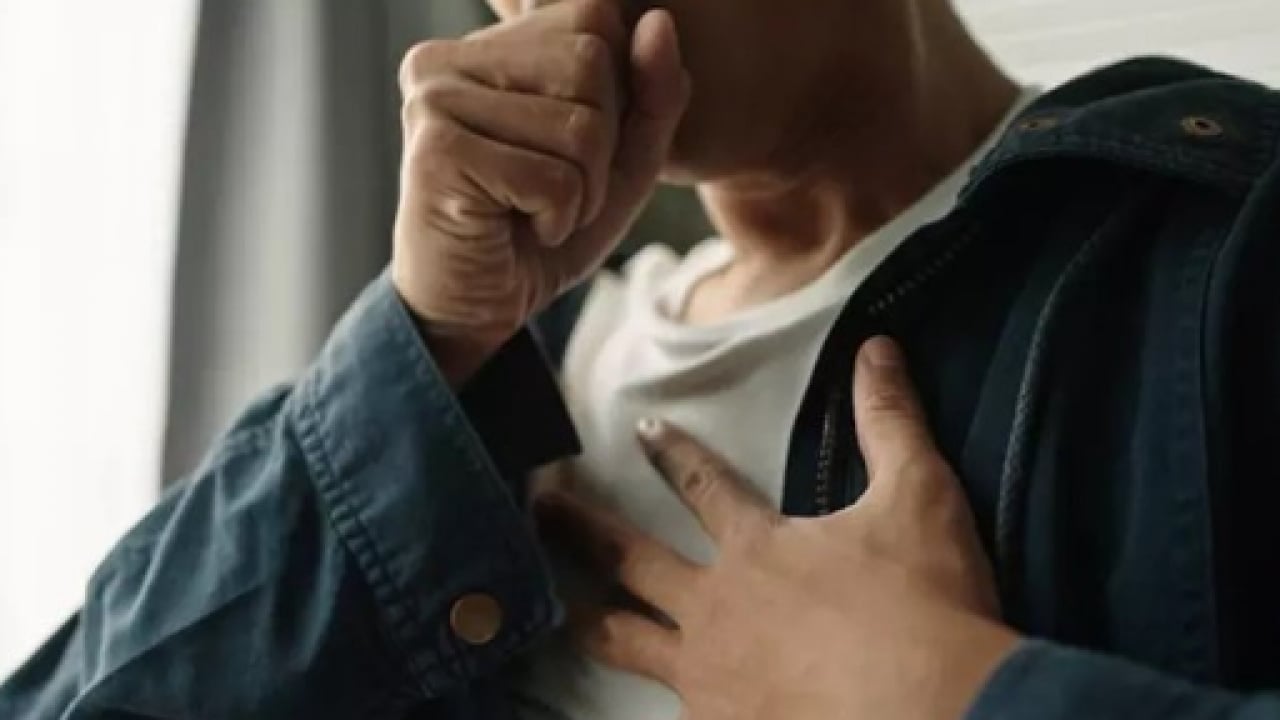 Foto - Geçmeyen öksürüğe dikkat: Altından o hastalık çıkabilir!