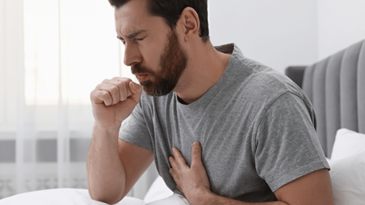 Foto - Geçmeyen öksürüğe dikkat: Altından o hastalık çıkabilir!