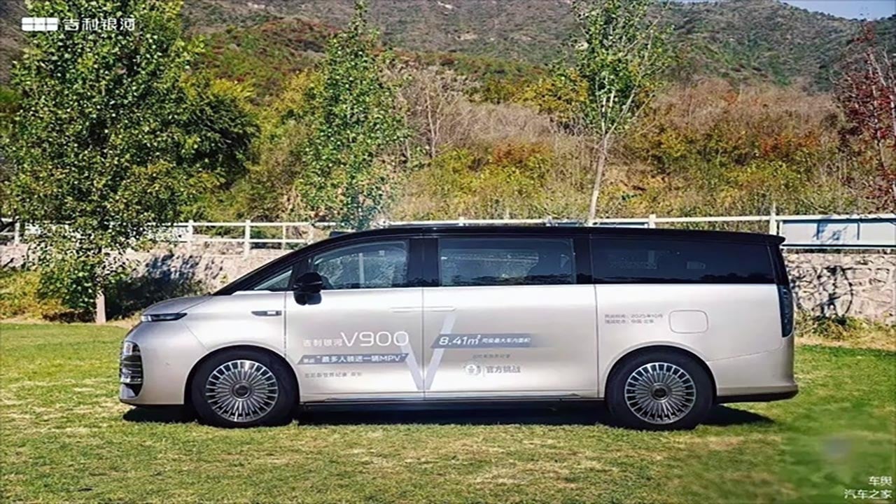 Foto - Geely Galaxy V900'e 42 kişi bindi! Rekor kırdılar