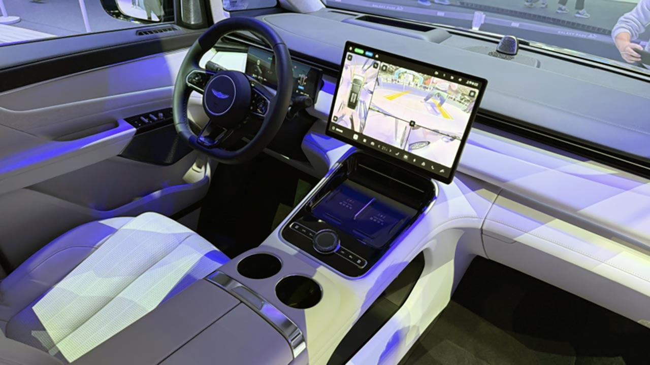 Foto - Geely Galaxy V900'e 42 kişi bindi! Rekor kırdılar