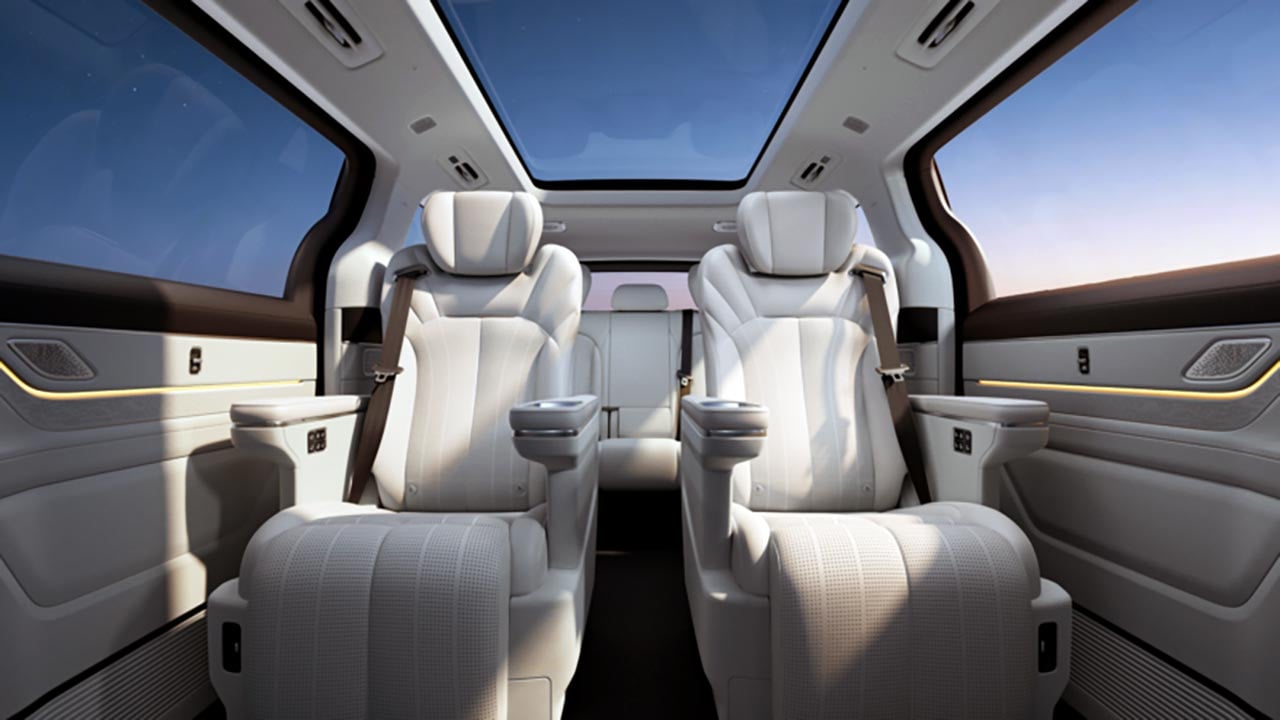 Foto - Geely Galaxy V900'e 42 kişi bindi! Rekor kırdılar