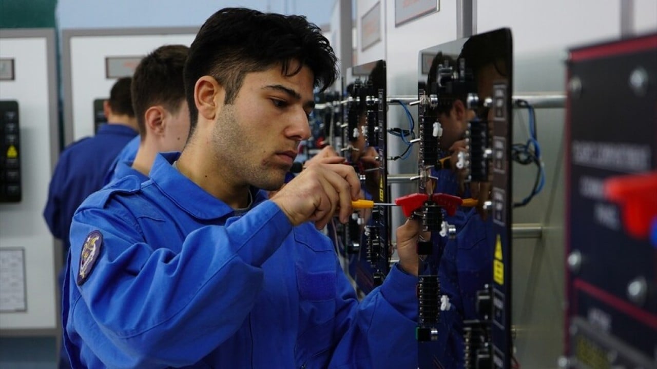 Geleceğin uçak teknisyenleri bu lisede yetişiyor