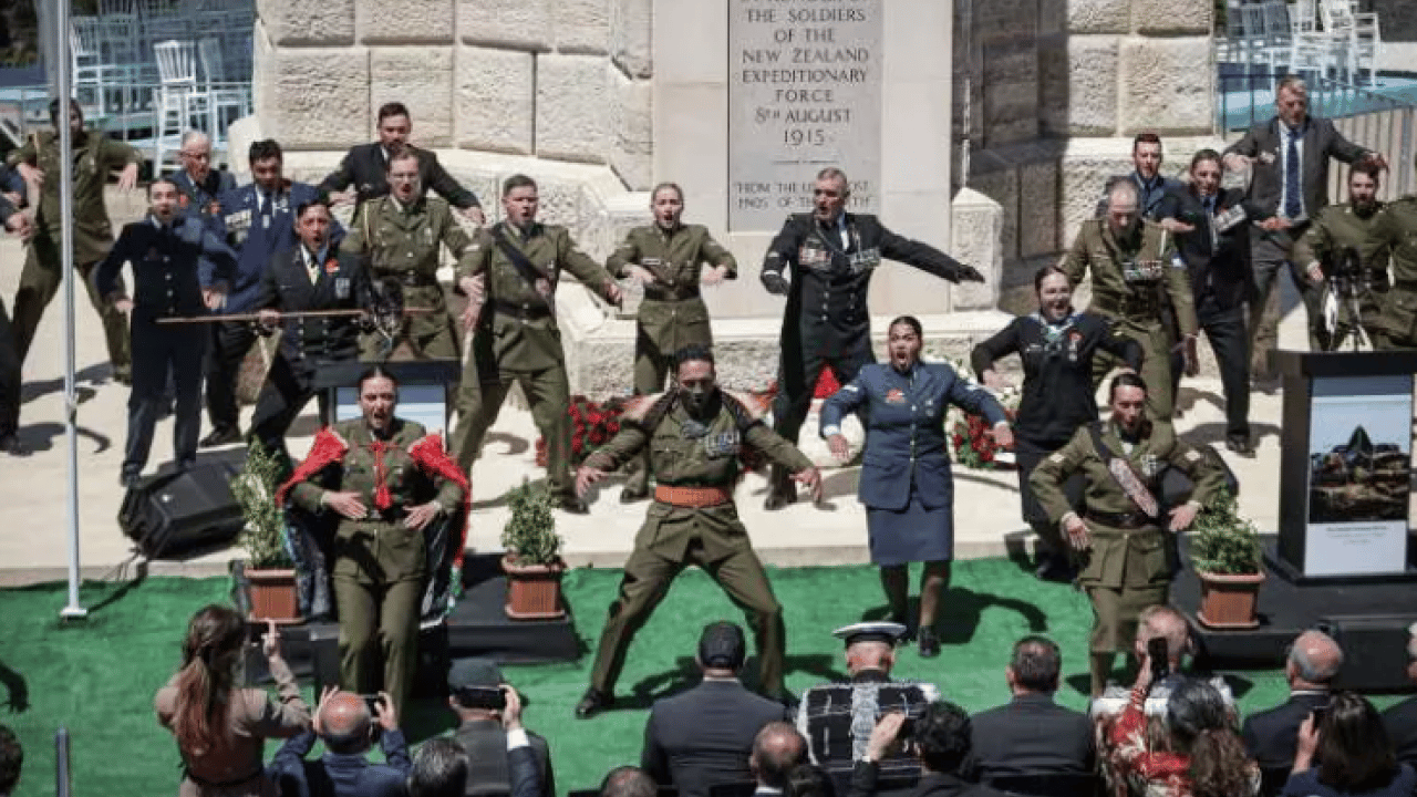 Gelibolu'da ilginç anlar: Haka dansı ile atalarını andılar!