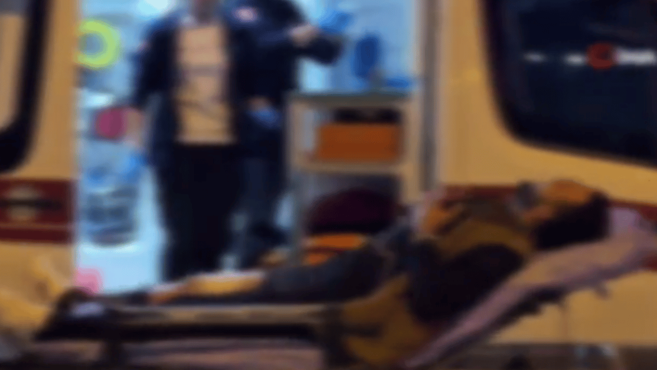 Foto - Genç adam sokakta yürürken bıçaklandı! Nedeni pes dedirtti!