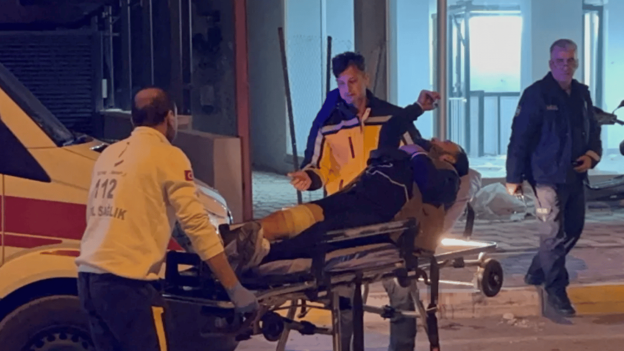 Foto - Genç adam sokakta yürürken bıçaklandı! Nedeni pes dedirtti!