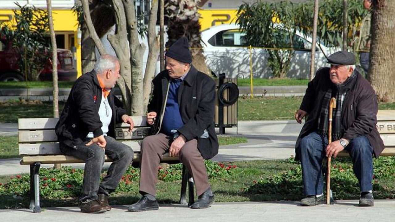 Foto - Genç nüfusta alarm zilleri çalıyor! Yaşam süresinde zirvede doğumda düşüşteyiz