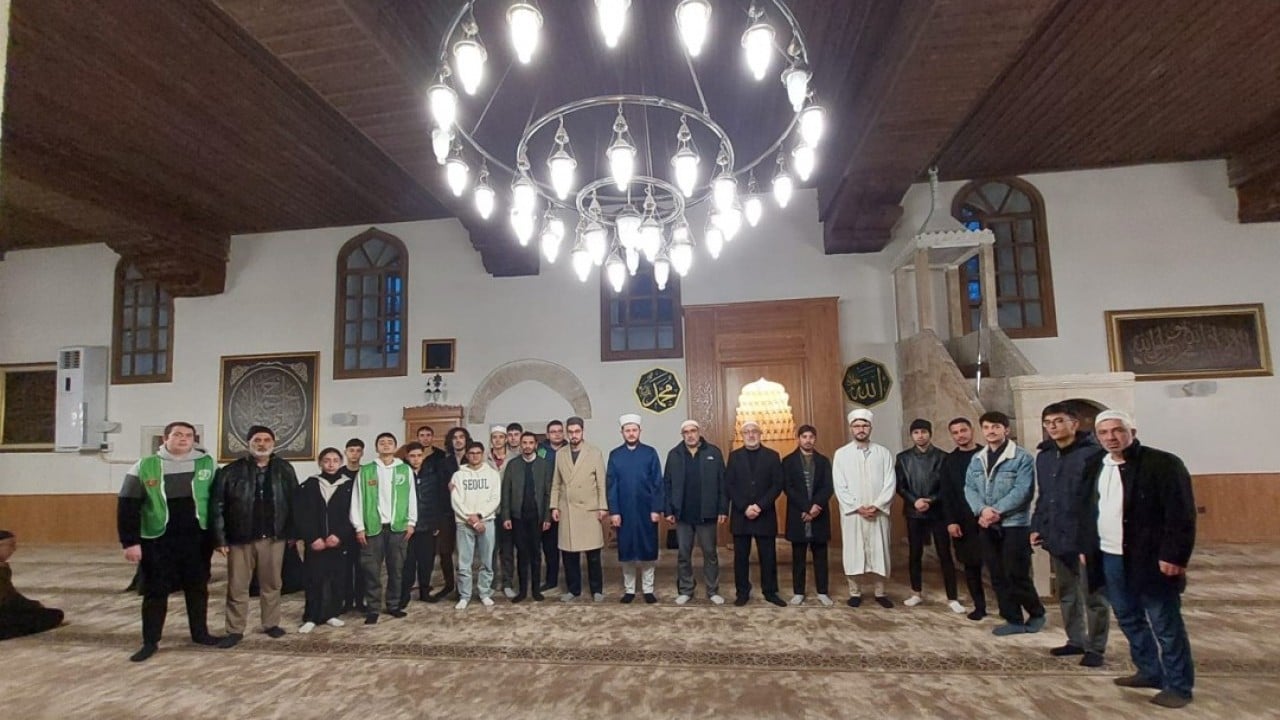 Foto - Gençler saf tuttu akıllara 28 Şubat’ın Uğur Dündar’ı geldi! 