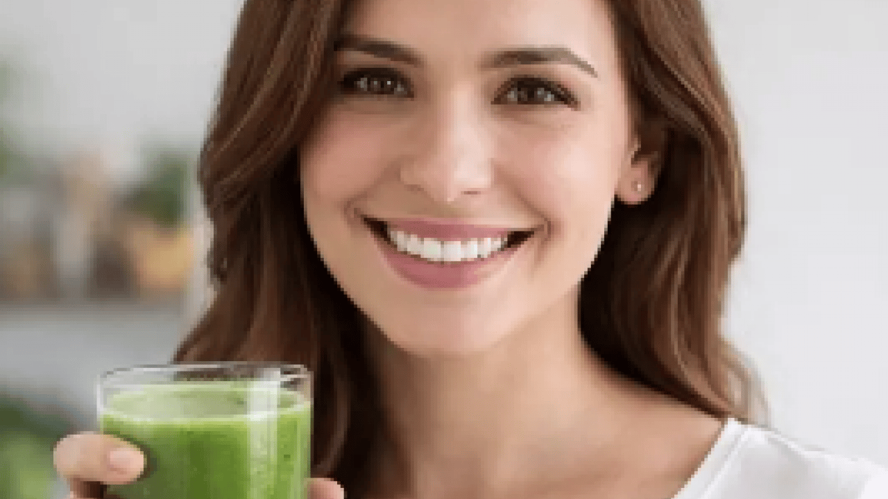 Foto - Gençlik vaat eden yeşil karışım: 5 yaş gençleşmek garanti iddiası! Klorofil bombası...