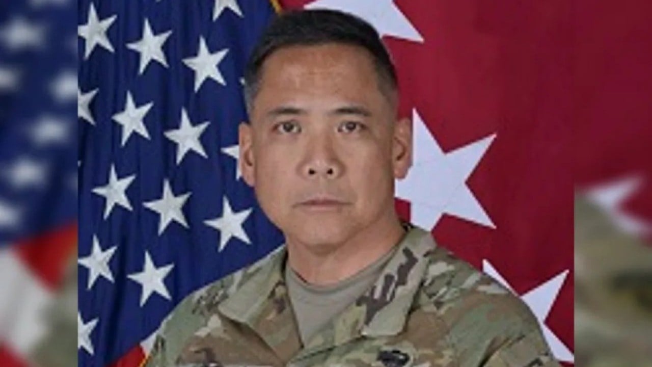 Foto - General hassas ve gizli belgeleri trende kaybetti! Büyük skandal patlak verdi