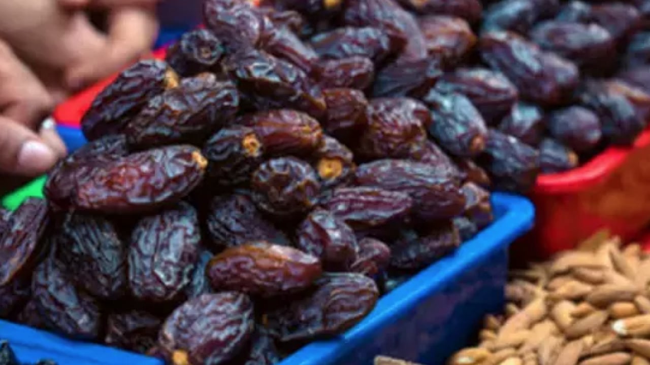 Foto - Gerçekten hurmanın faydalarını say say bitmiyor! Meğer neler yapıyormuş vücudumuza... İftarda da sahurda da...