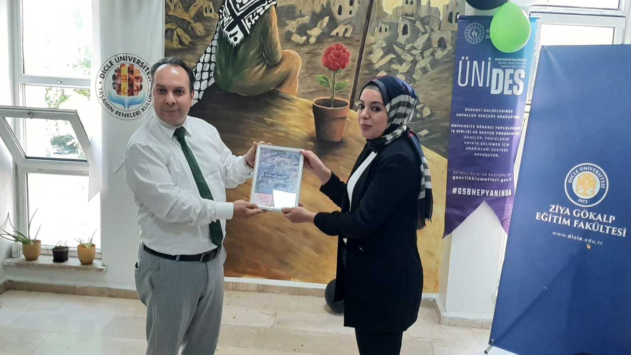 Foto - Geri dönüşüm malzemelerini kullandılar! Dicle Üniversitesi‘nde Filistin temalı proje