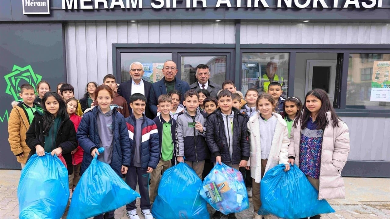 Geri dönüşüme 5 yılda 15 bin ton atık 85 bin ağacı kesilmekten kurtardılar