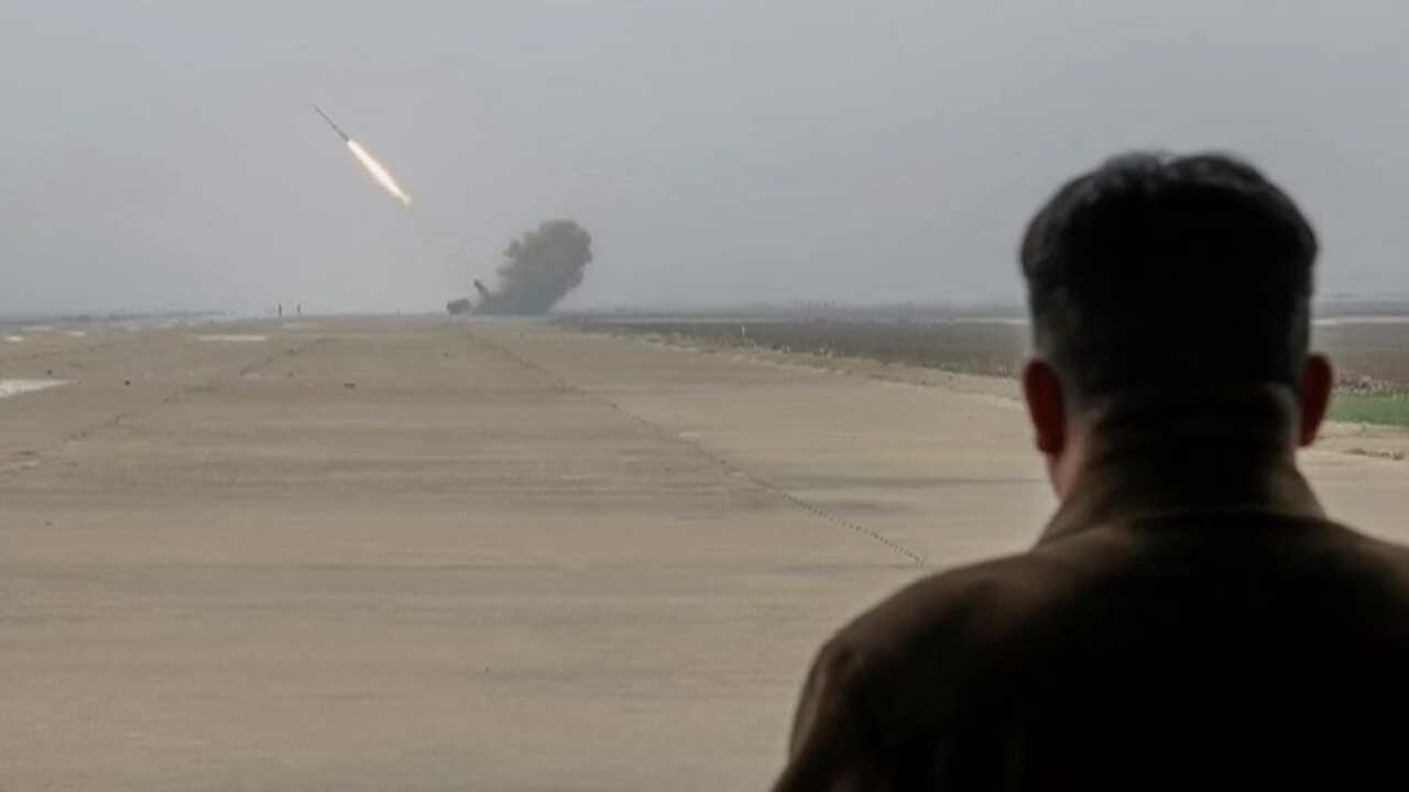 Foto - Gerilim tırmanıyor! "Türünü ve menzilini tespit etmeye çalışıyoruz" deyip eklediler: Yanı başımızda füzeler ateşlendi