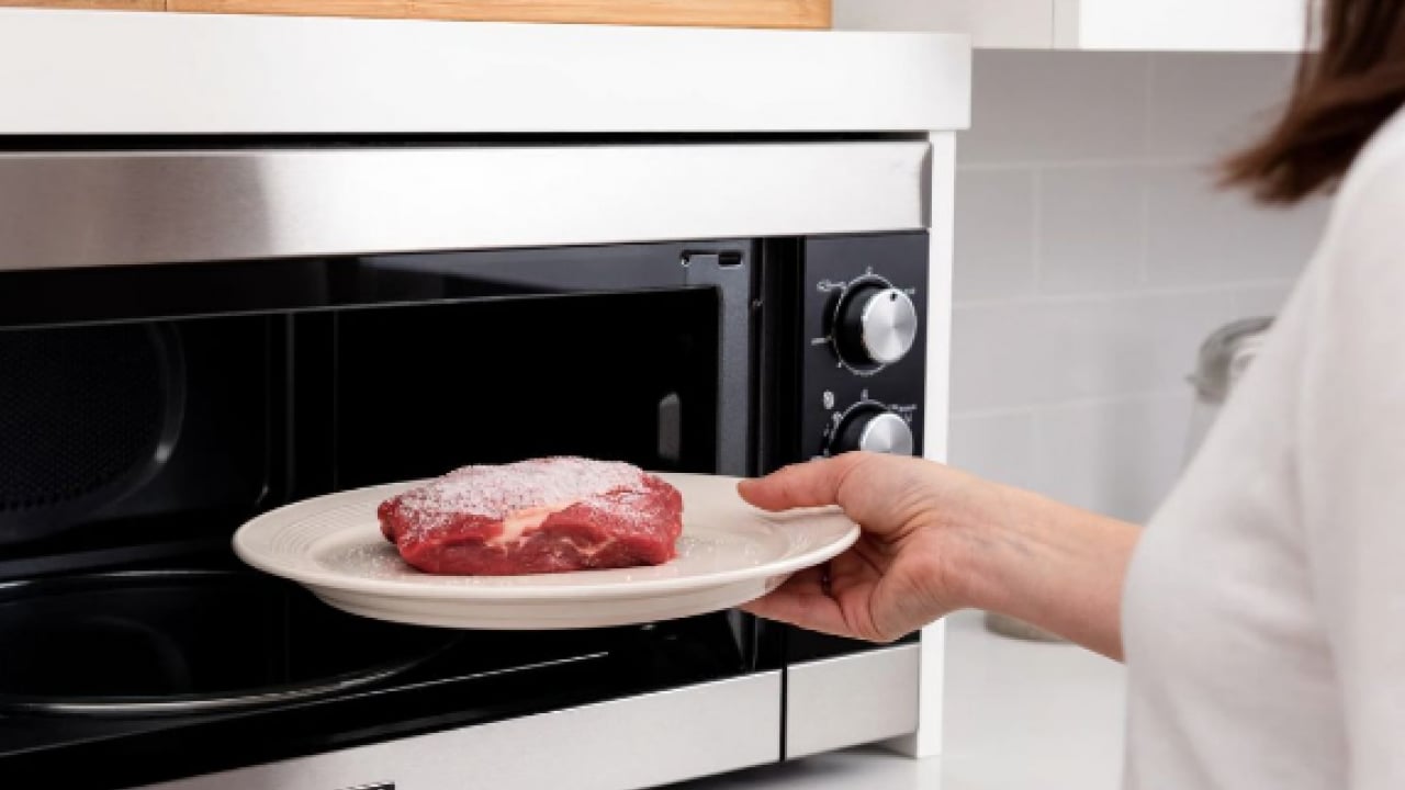 Foto - Gezegene sandığımızdan... Yeni rapor korkuttu: Mikrodalgada pratik yemek mi, sağlık mı?