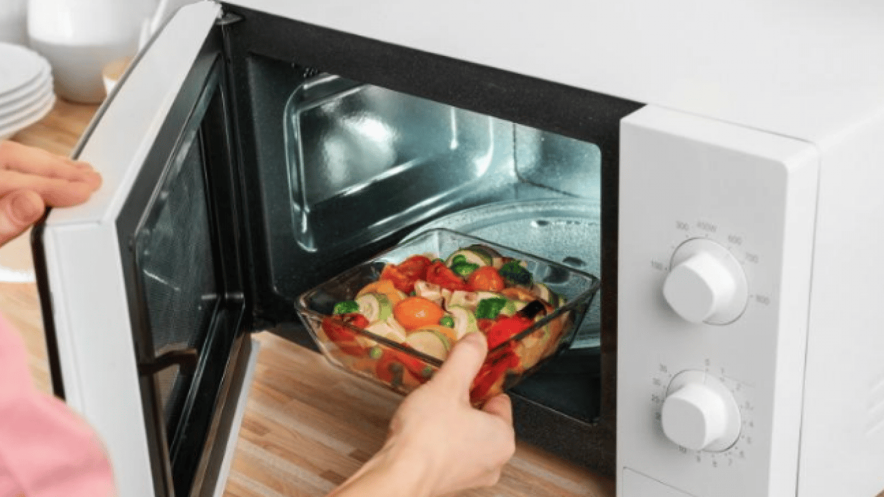 Foto - Gezegene sandığımızdan... Yeni rapor korkuttu: Mikrodalgada pratik yemek mi, sağlık mı?