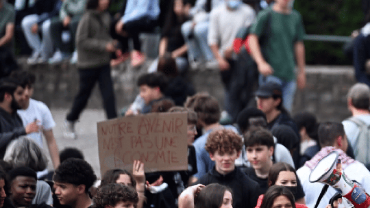 Foto - Gezi çapulcularına en güzel cevap övdükleri Avrupa’dan! ‘Kırıyorsan bedelini ödersin’ 