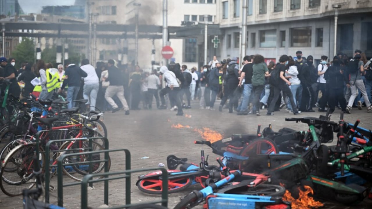 Foto - Gezi çapulcularına en güzel cevap övdükleri Avrupa’dan! ‘Kırıyorsan bedelini ödersin’ 