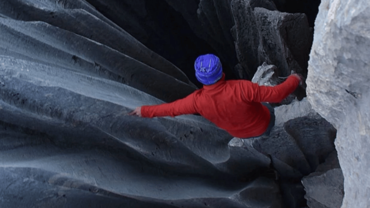 Giden Gelmez Dağları 100 metrelik uçurumlarıyla korkutuyor